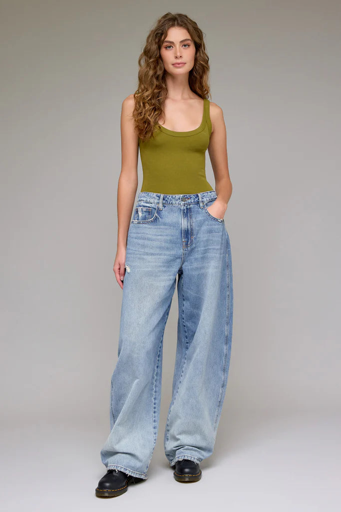 Hidden - SAMMIE - Medium Light 33" Inseam Classic Barrel Jean