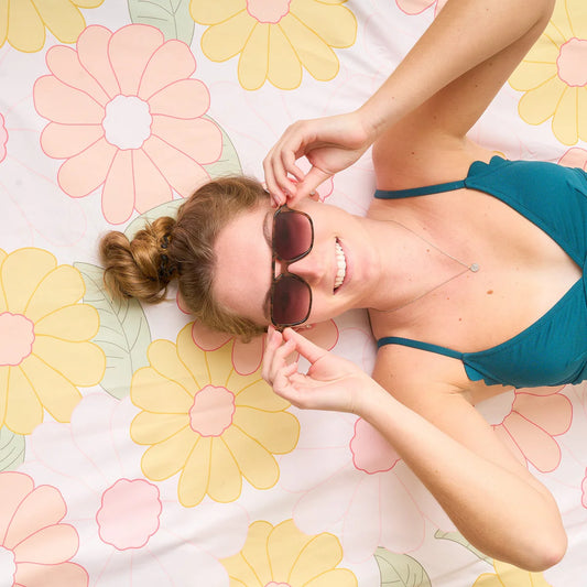 XL Quick-Dry Beach Towel - Daisy Craze Peach