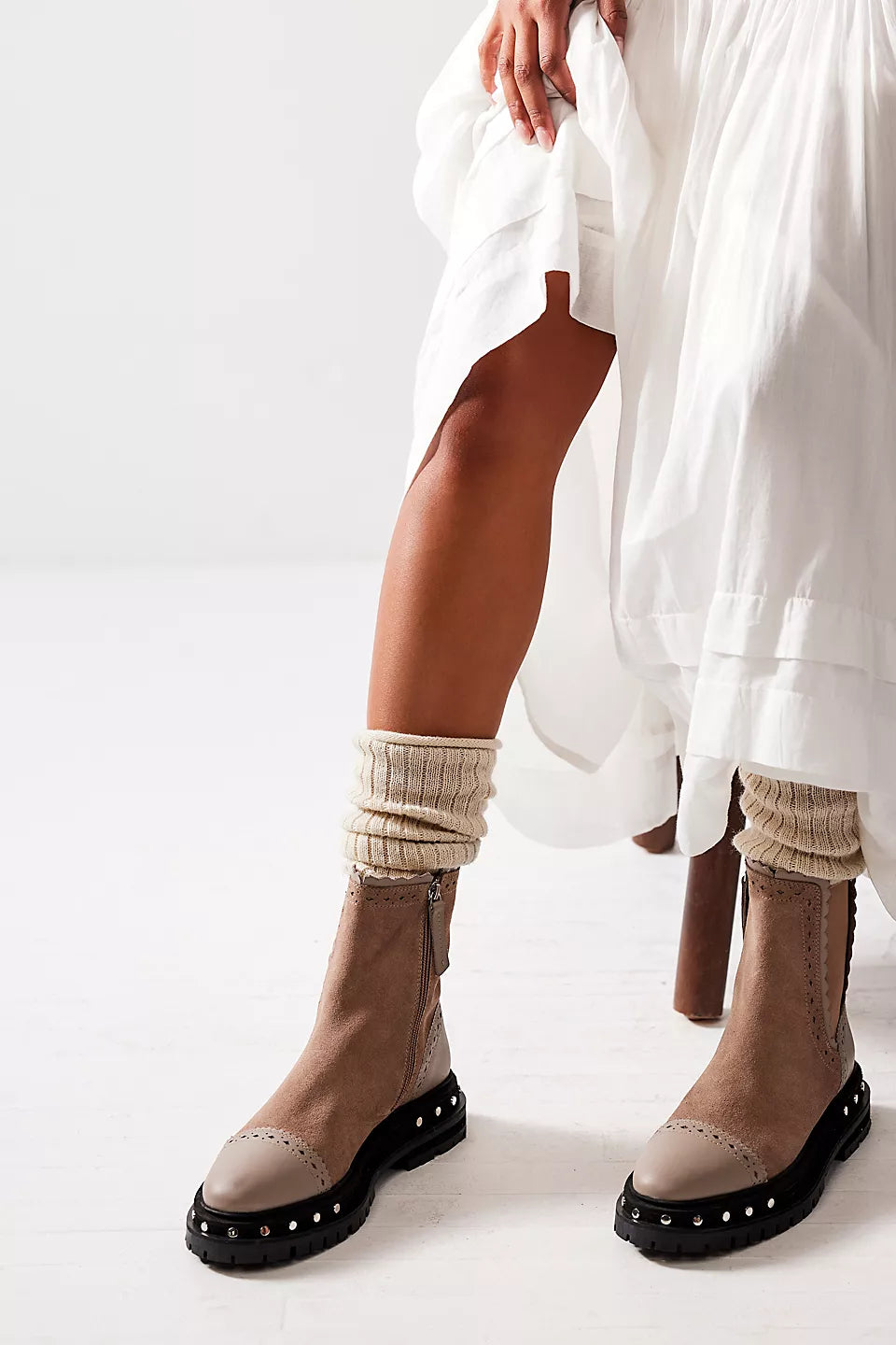 Free People - Tate Chelsea Boot - OYSTER