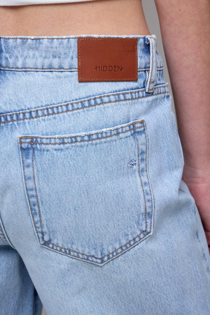 Hidden - Logan Light Wash Relaxed Dad Jean