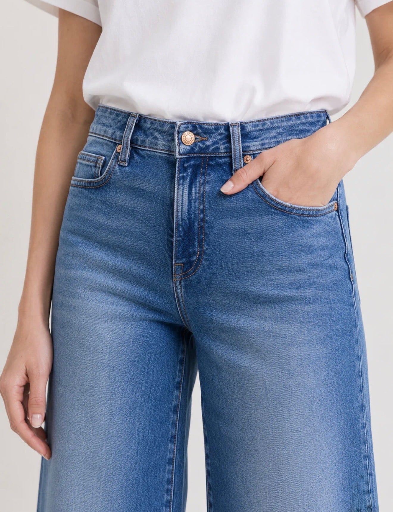 Hidden - Logan Medium Wash Mid Rise Petite Dad Jeans