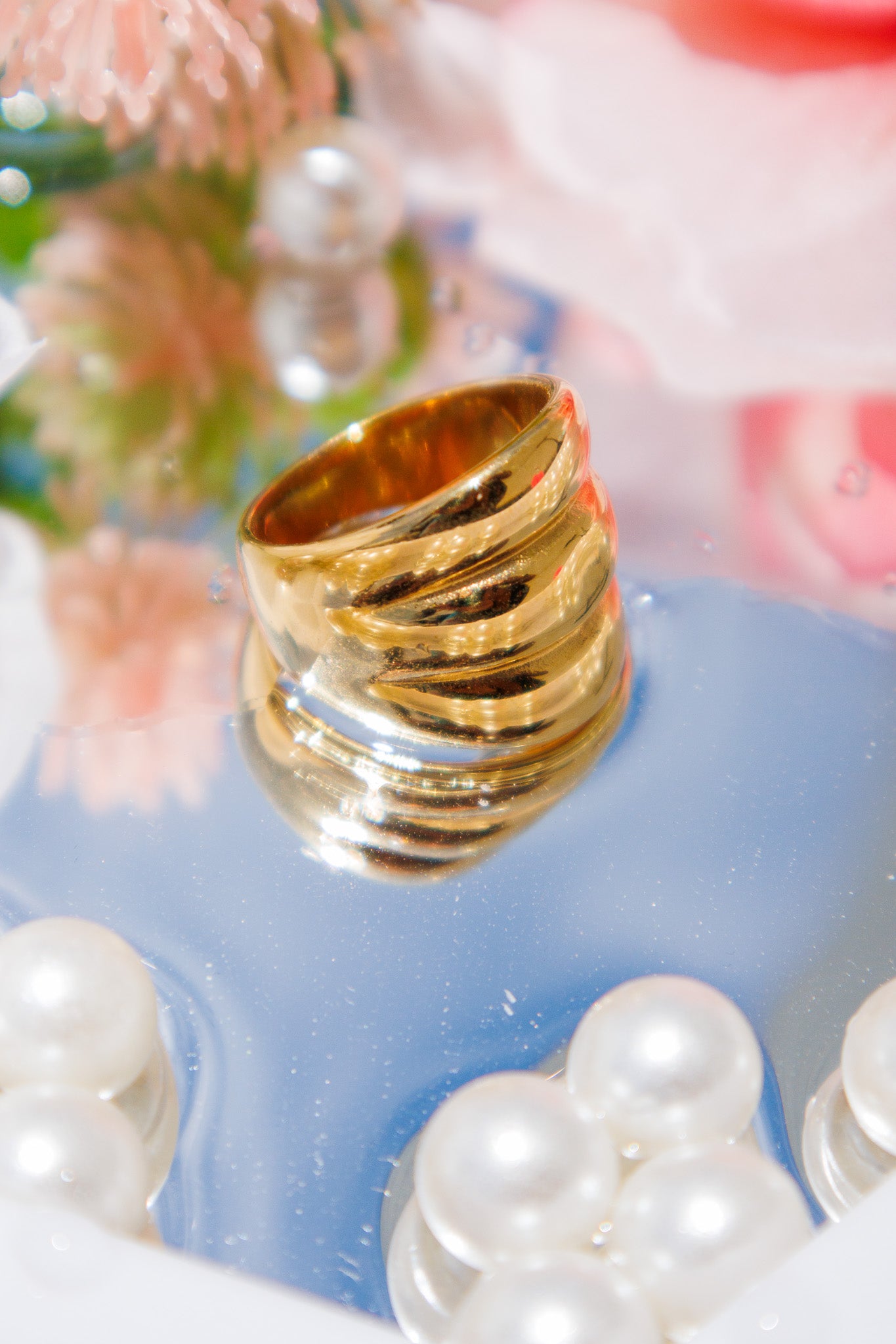 Chansutt Pearls - Large Gold Shell Ring