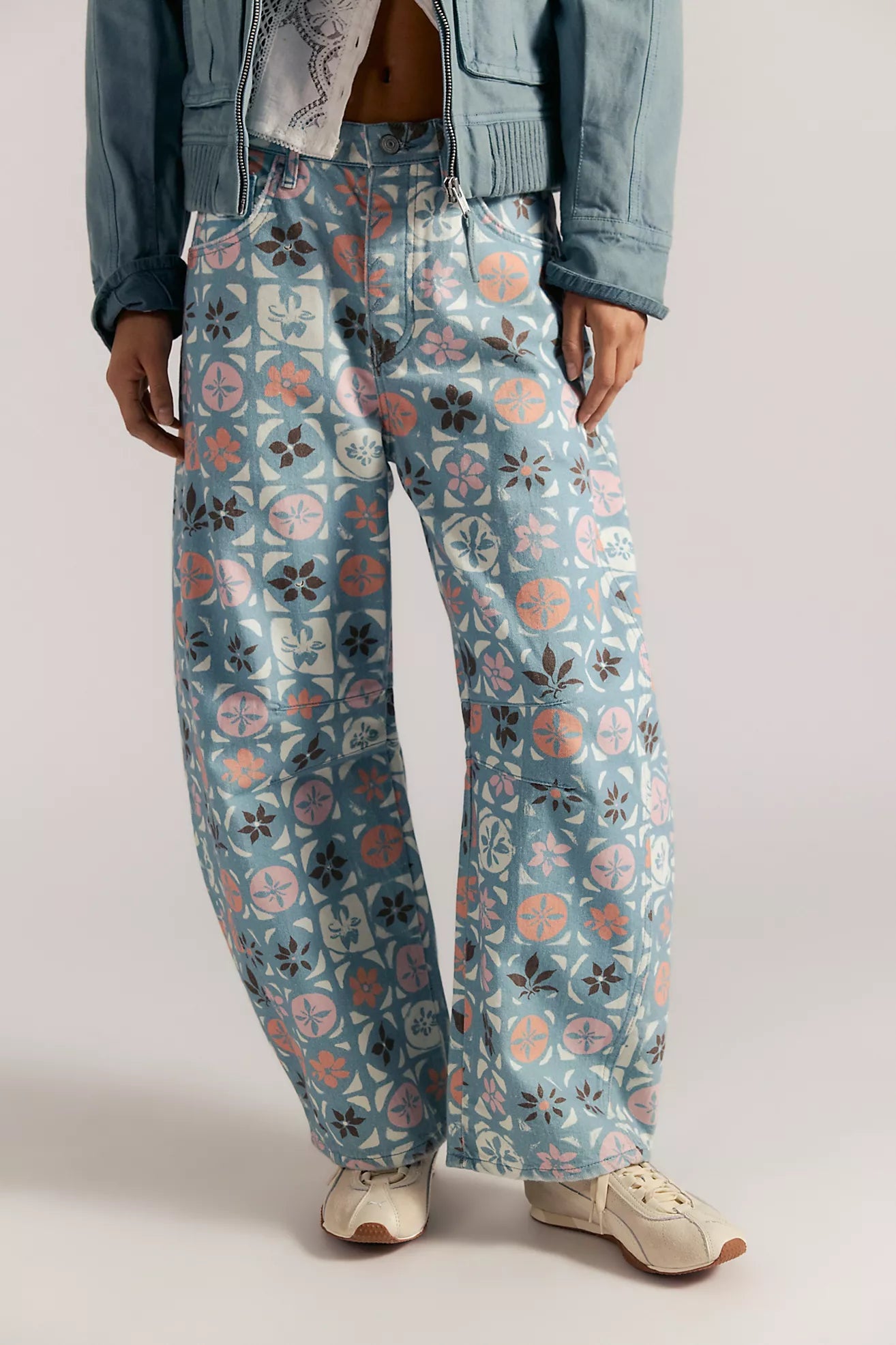 Free People - Good Luck Printed Barrel Jeans - JADE COMBO - DITSY BLOCK