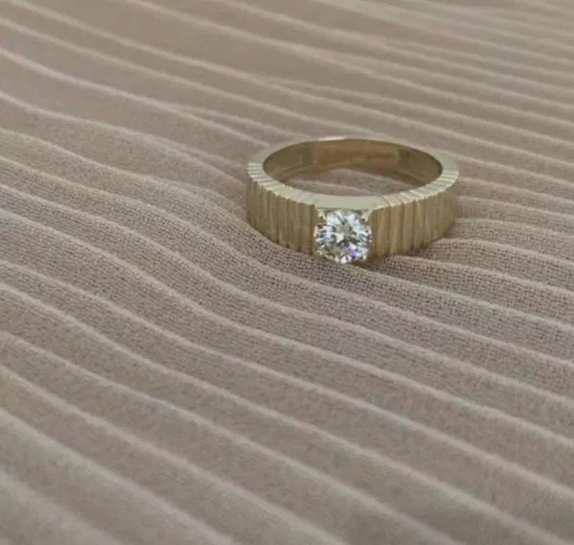 Chansutt Pearls - Dainty Diamond Ring