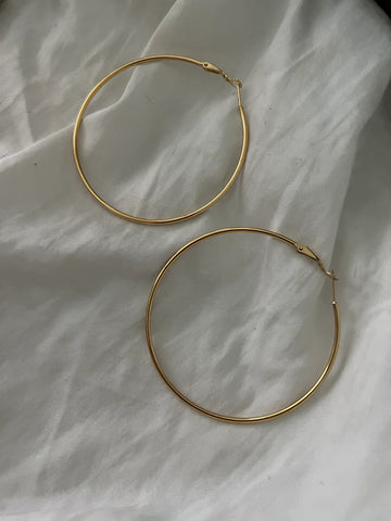 Chansutt Pearls - XL Gold Hoops