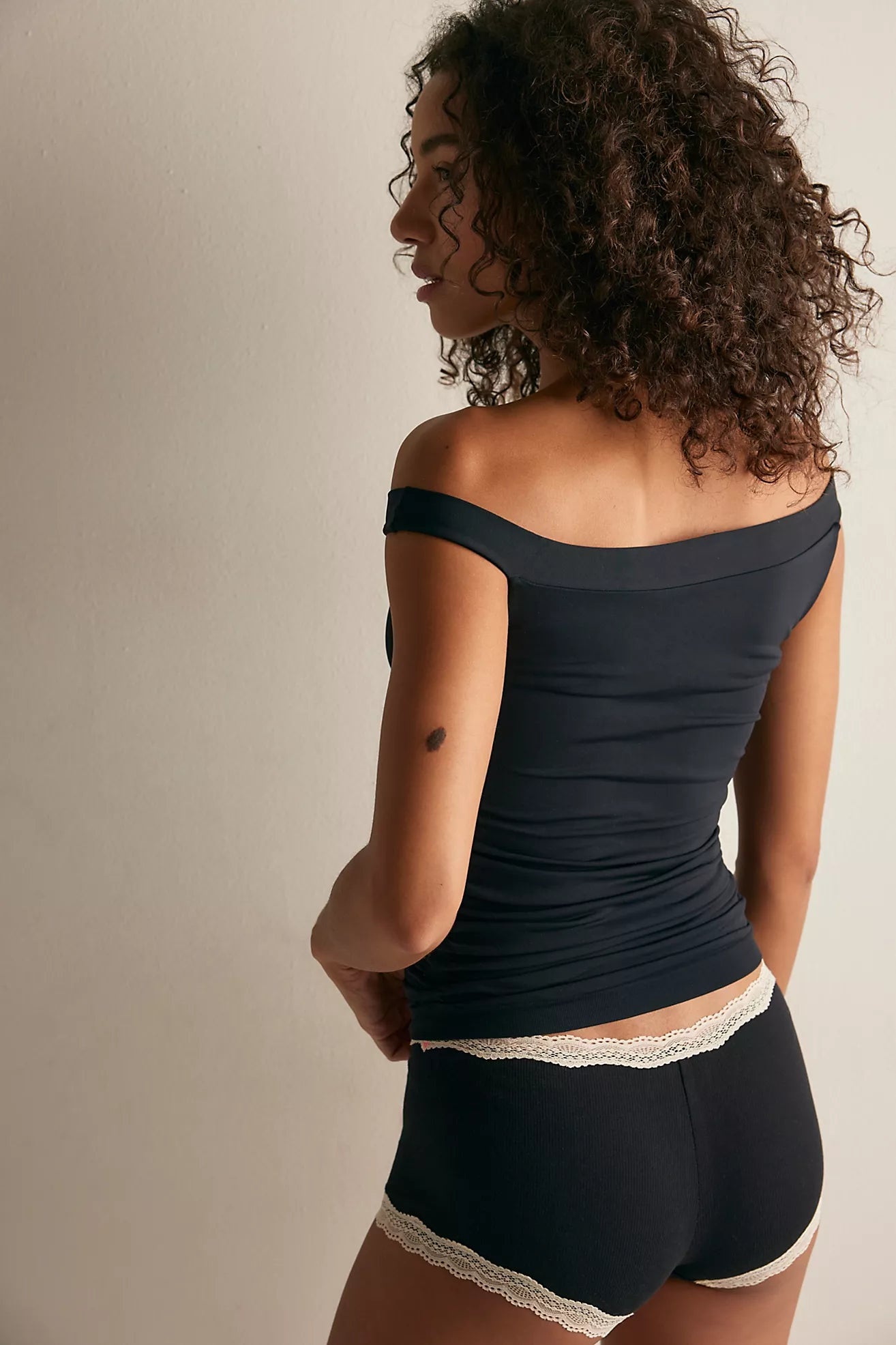Free People - Round Two Asymmetrical Tank - BLACK