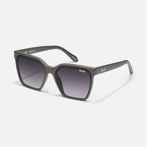 QUAY Sunglasses - Level Up - Grey/Smoke