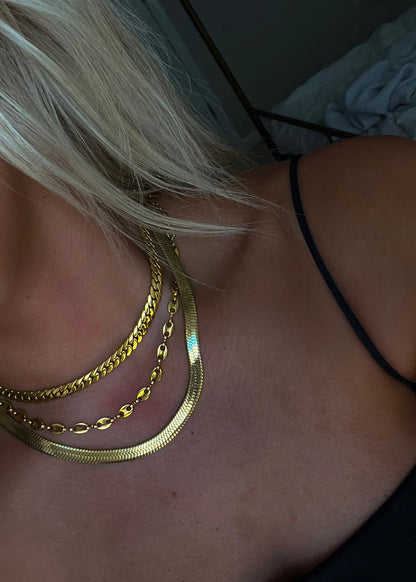 Chansutt Pearls - Thin Shiny Necklace