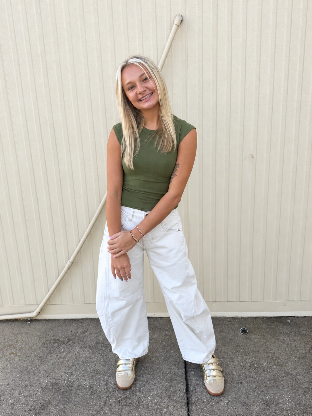 Free People - Good Luck Mid-Rise Barrel Jean - MILK