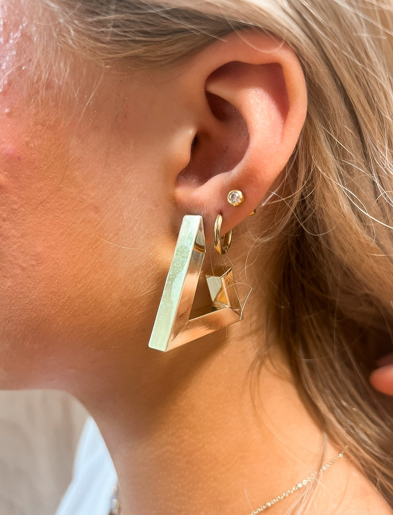 Sheila Fajl - Shiny Harmony Hoops