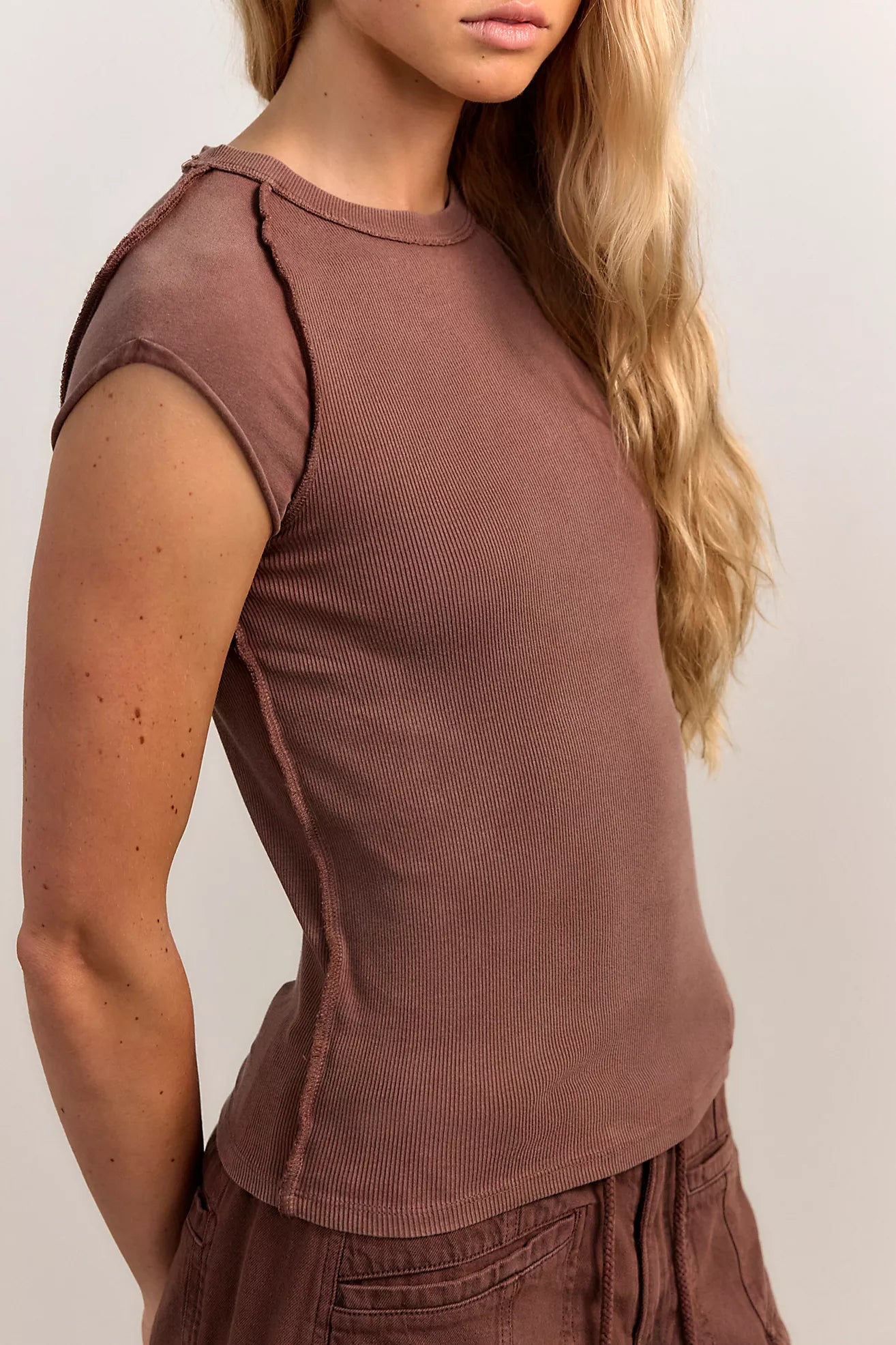 Free People - We The Free - Ever Had Ribbed Cap Sleeve Tee - Brunette/Brown