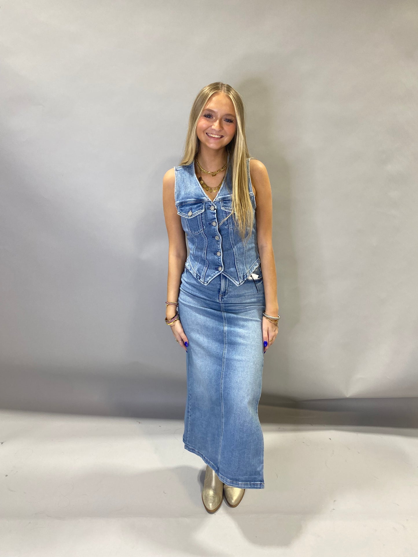 HIdden - Peyton Midi Skirt with Side Slit - Medium Wash