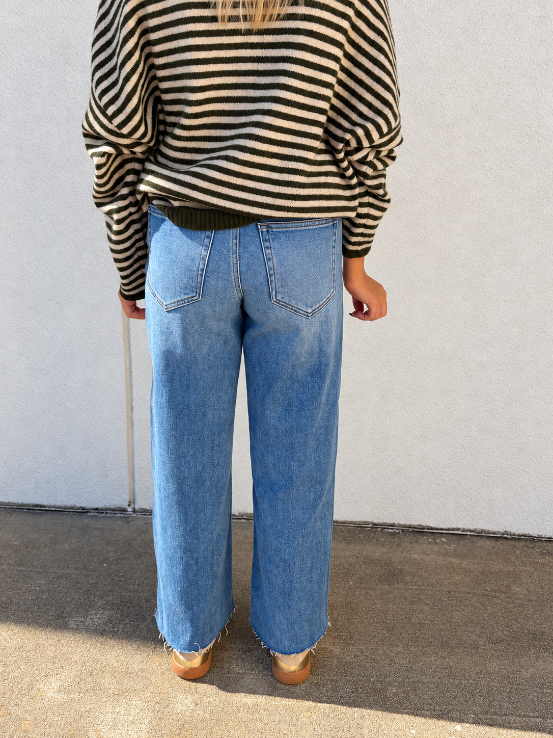 Hidden - Logan Medium Wash Mid Rise Petite Dad Jeans