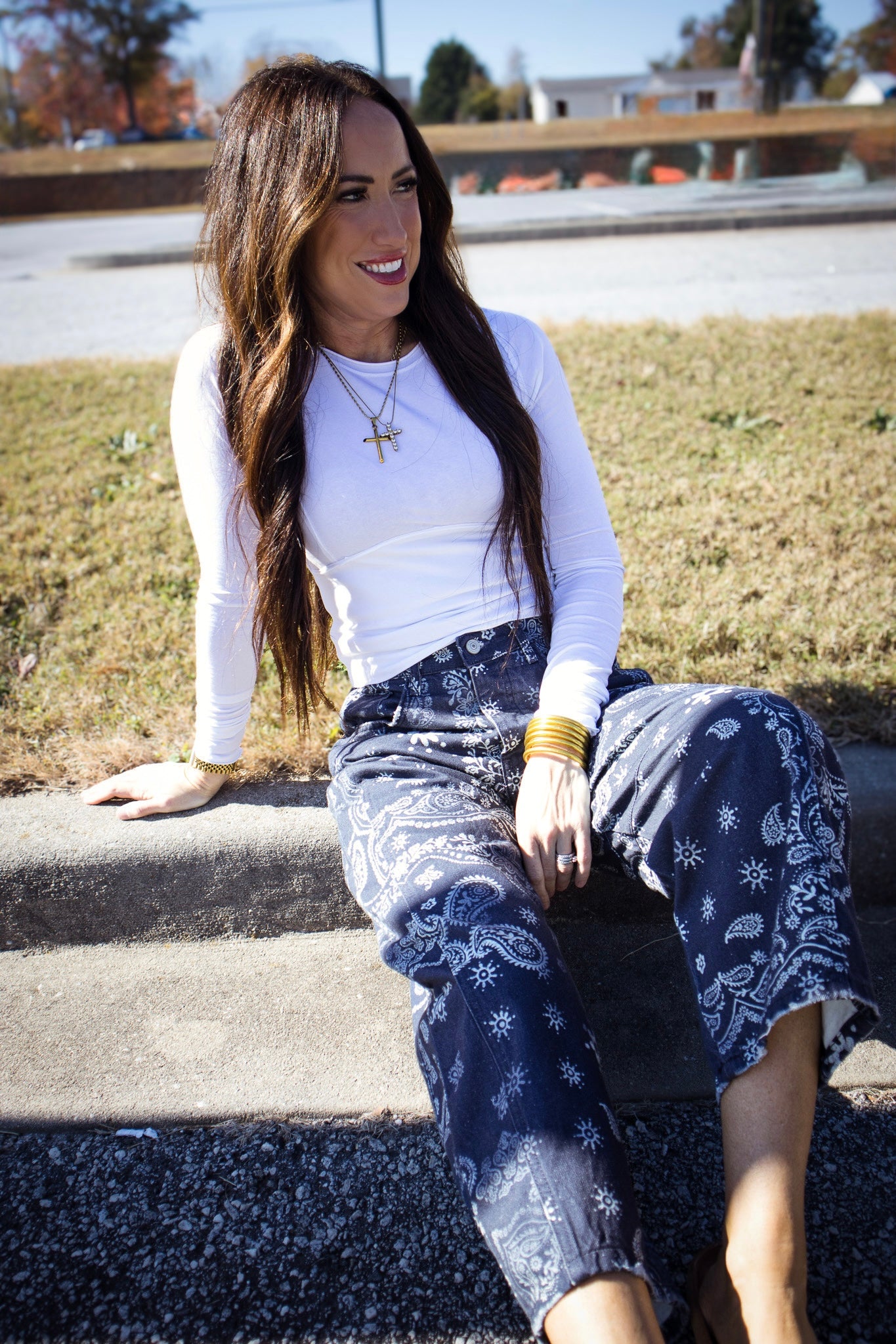 Free People - Good Luck Printed Barrel Jeans - NAVY BANDANA