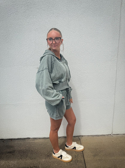 Mineral Wash High Waisted Shorts - GREEN