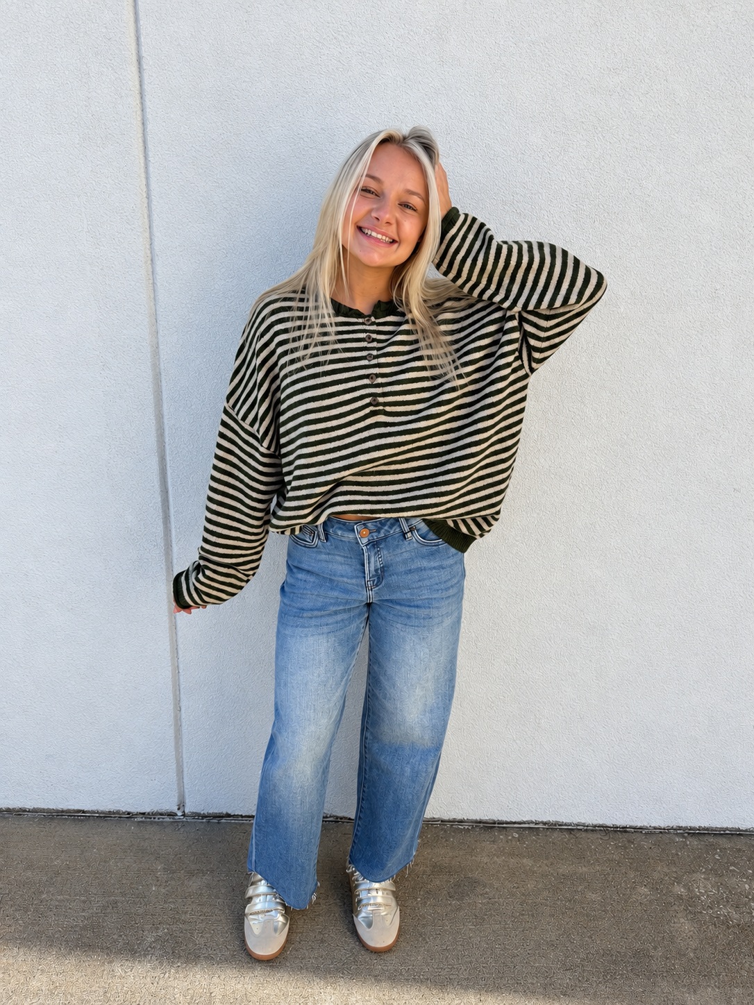 Hidden - Logan Medium Wash Mid Rise Petite Dad Jeans