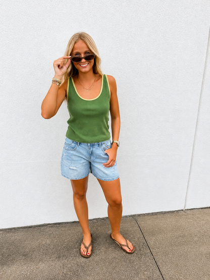 HIDDEN - Sammie Distressed Barrel Denim Shorts – 5" Baggy Mid-Rise - Light Wash