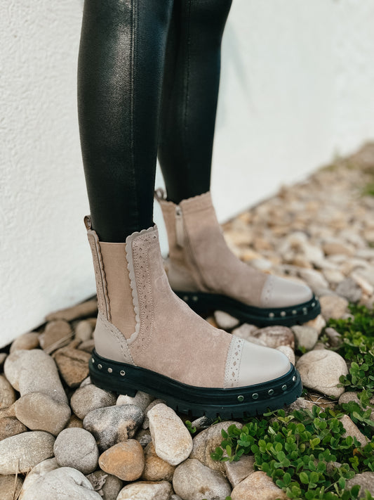 Free People - Tate Chelsea Boot - OYSTER