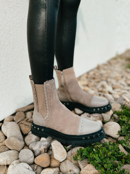 Free People - Tate Chelsea Boot - OYSTER