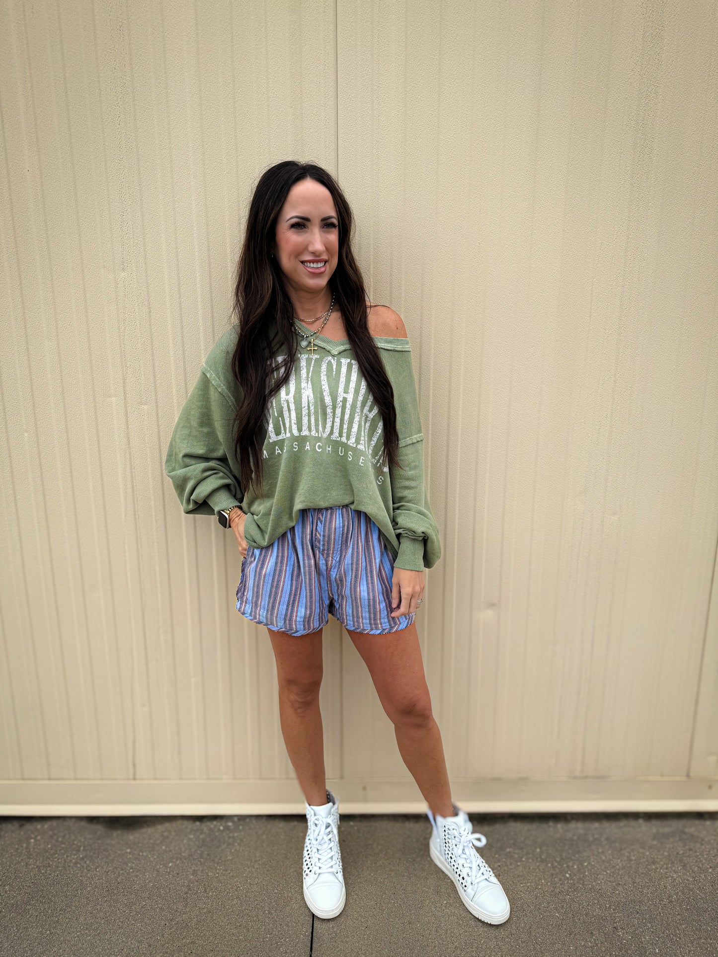 Free People - Venice V-Neck Graphic Sweatshirt - BERKSHIRES