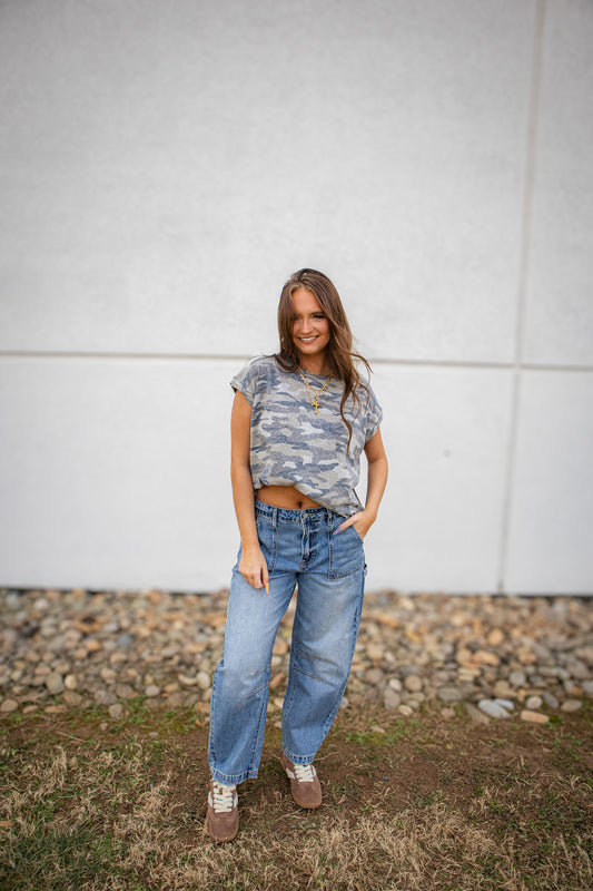 Discover the Hidden Sammie Barrel Jeans. 100% premium cotton, 11” high-rise, and a waist-defining fit. The perfect structured denim for an elevated look. Shop now!