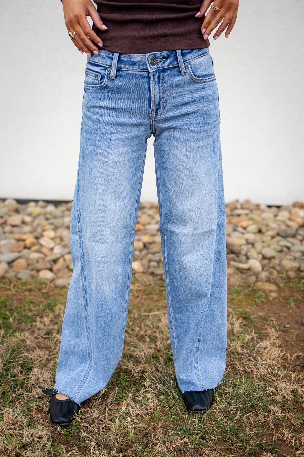Copy
Shop Hidden Nori Mid-Rise Wide Leg Jeans. Featuring a flattering forward seam and elongating 32" inseam. Effortless style meets all-day comfort in a light wash.