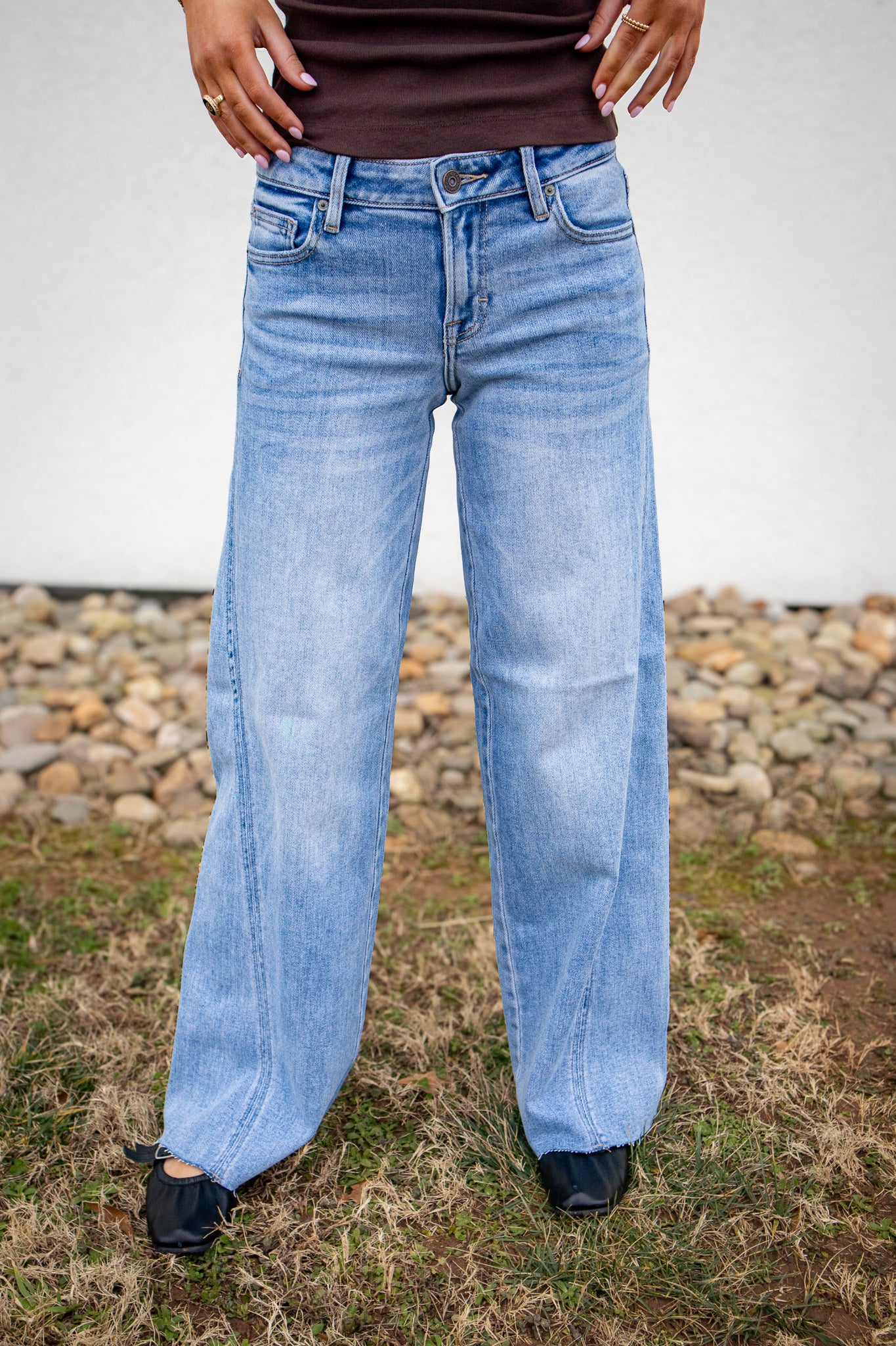 Copy
Shop Hidden Nori Mid-Rise Wide Leg Jeans. Featuring a flattering forward seam and elongating 32" inseam. Effortless style meets all-day comfort in a light wash.