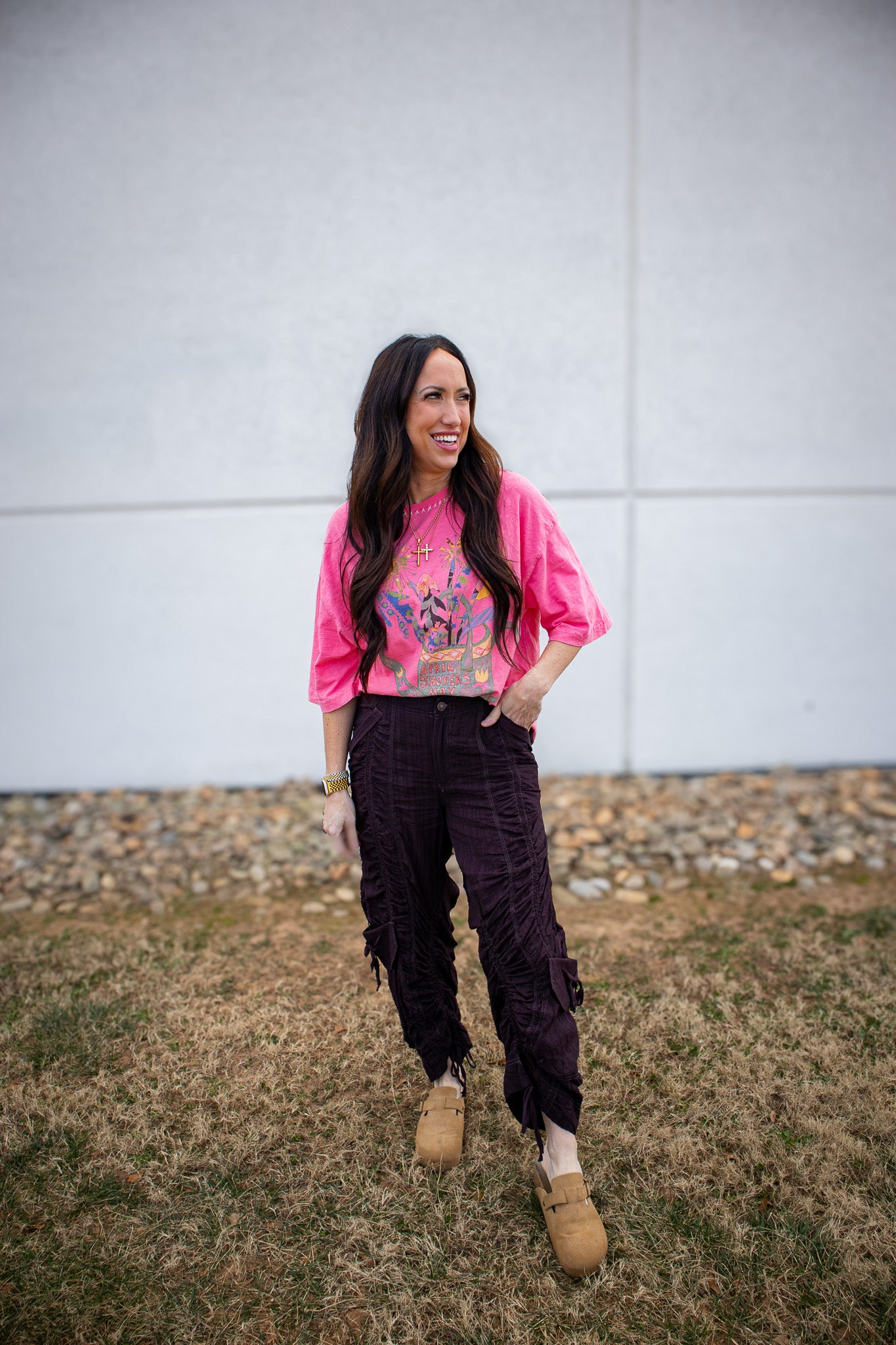 Free People - Scorpio Shirred Mid-Rise Cargo Pants - BLACK COFFEE