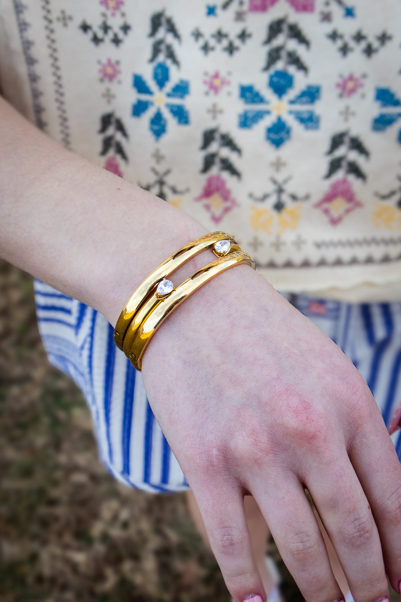 ADORN - Unfailing Love Gold Bangle - THIN