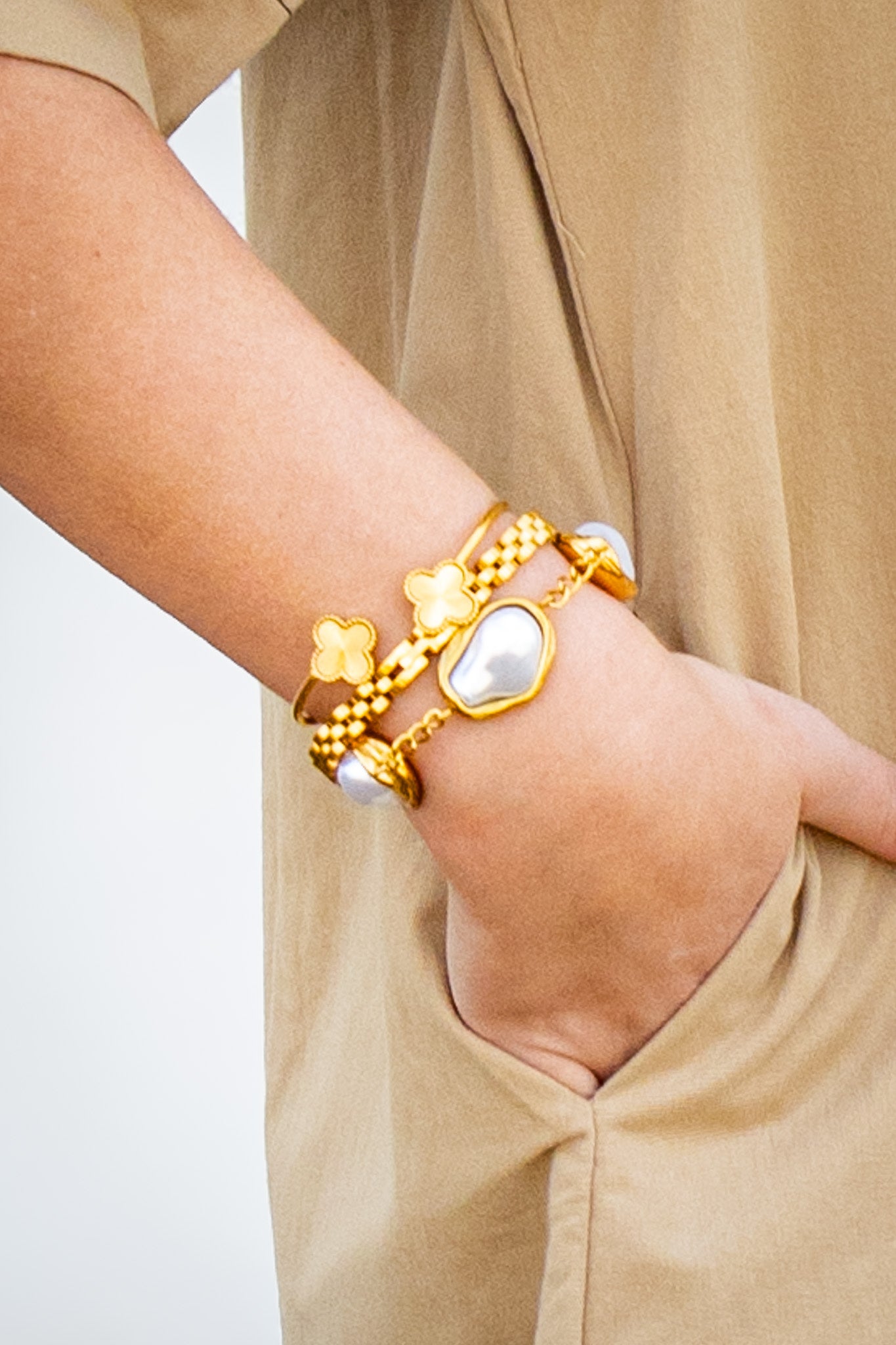 ADORN - Covenant Gold Clover Cuff