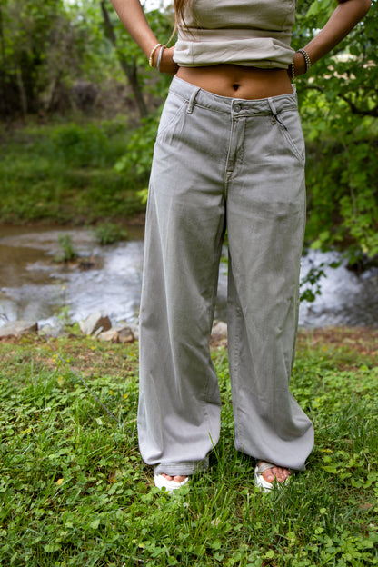 Hidden - Nori - High Rise Super Wide Leg Trouser - Gravel