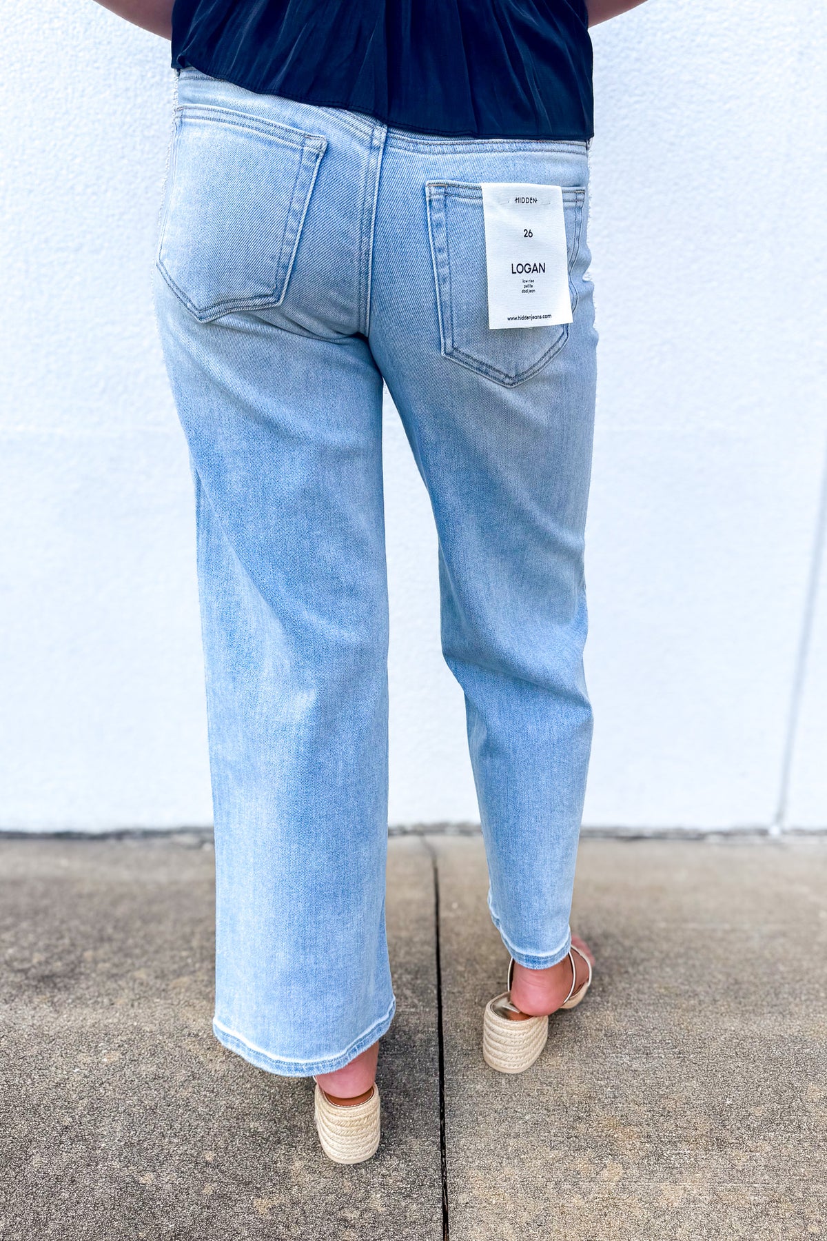 Hidden Logan Low Rise Petite Dad Jeans - Light Wash