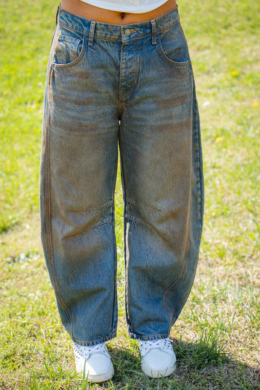 Free People - Good Luck Mid-Rise Barrel Jeans - LOST IN THE DESERT