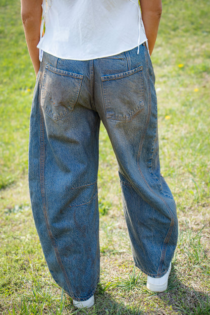 Free People - Good Luck Mid-Rise Barrel Jeans - LOST IN THE DESERT