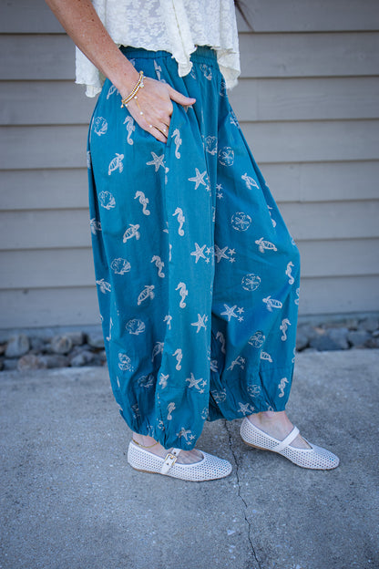 Free People - Moonflower Printed Balloon Pants - UNDER THE SEA