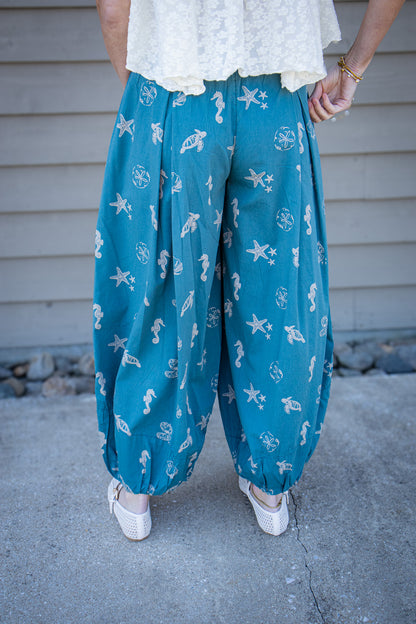 Free People - Moonflower Printed Balloon Pants - UNDER THE SEA