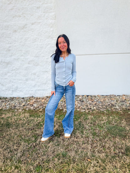 Hidden - Happi - Pintuck Mid Rise Flare Jeans