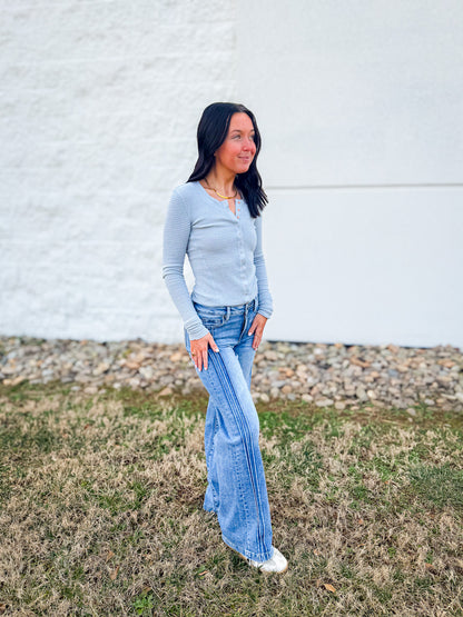 Hidden - Happi - Pintuck Mid Rise Flare Jeans