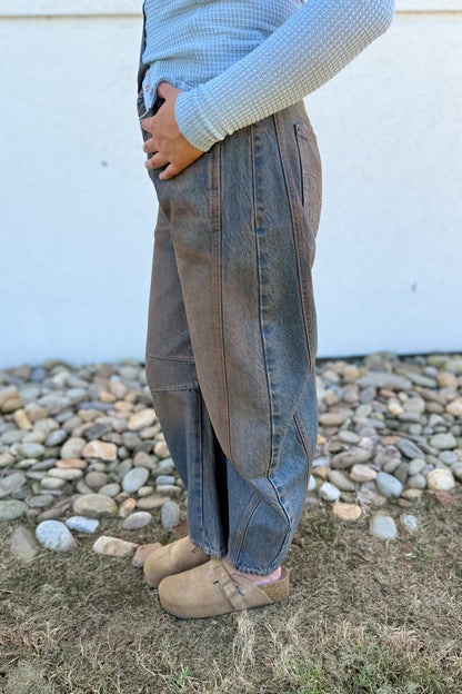 Free People - Good Luck Mid-Rise Barrel Jeans - LOST IN THE DESERT
