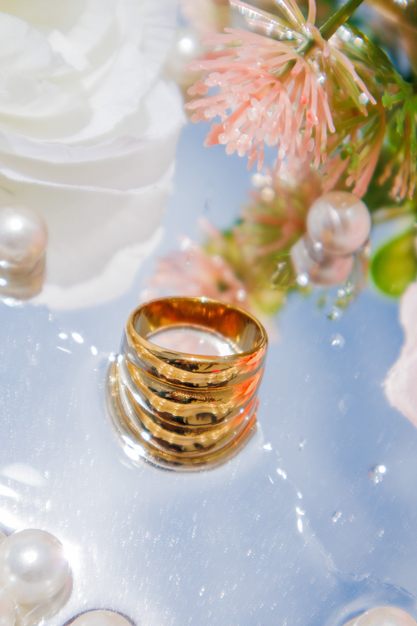 Chansutt Pearls - Large Gold Shell Ring