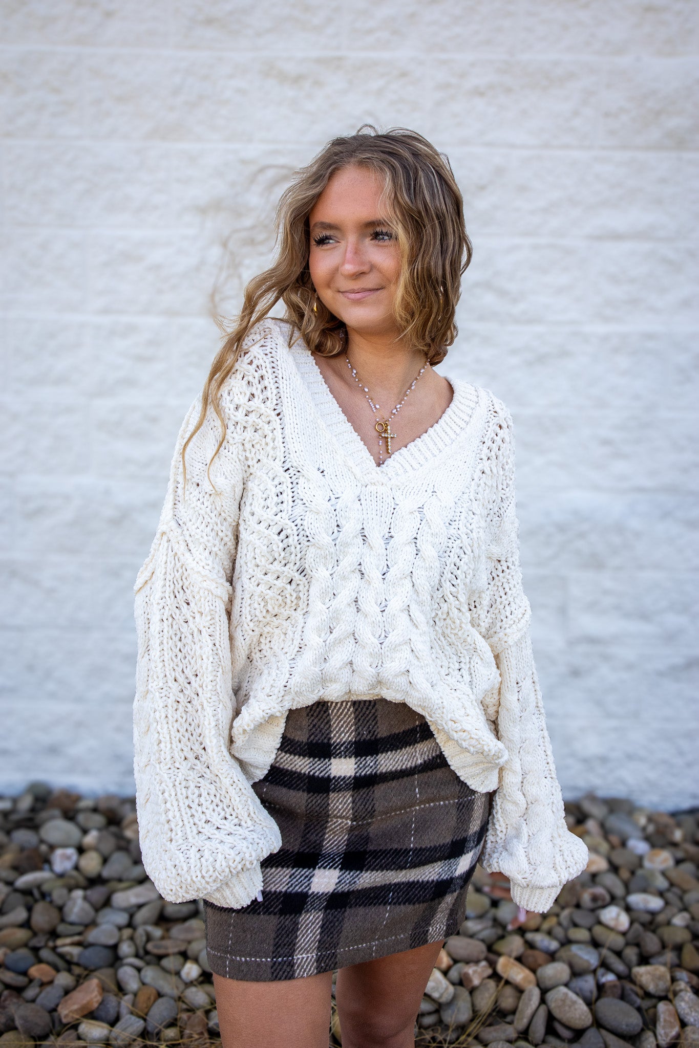 Cable Knit V Neck Sweater - IVORY