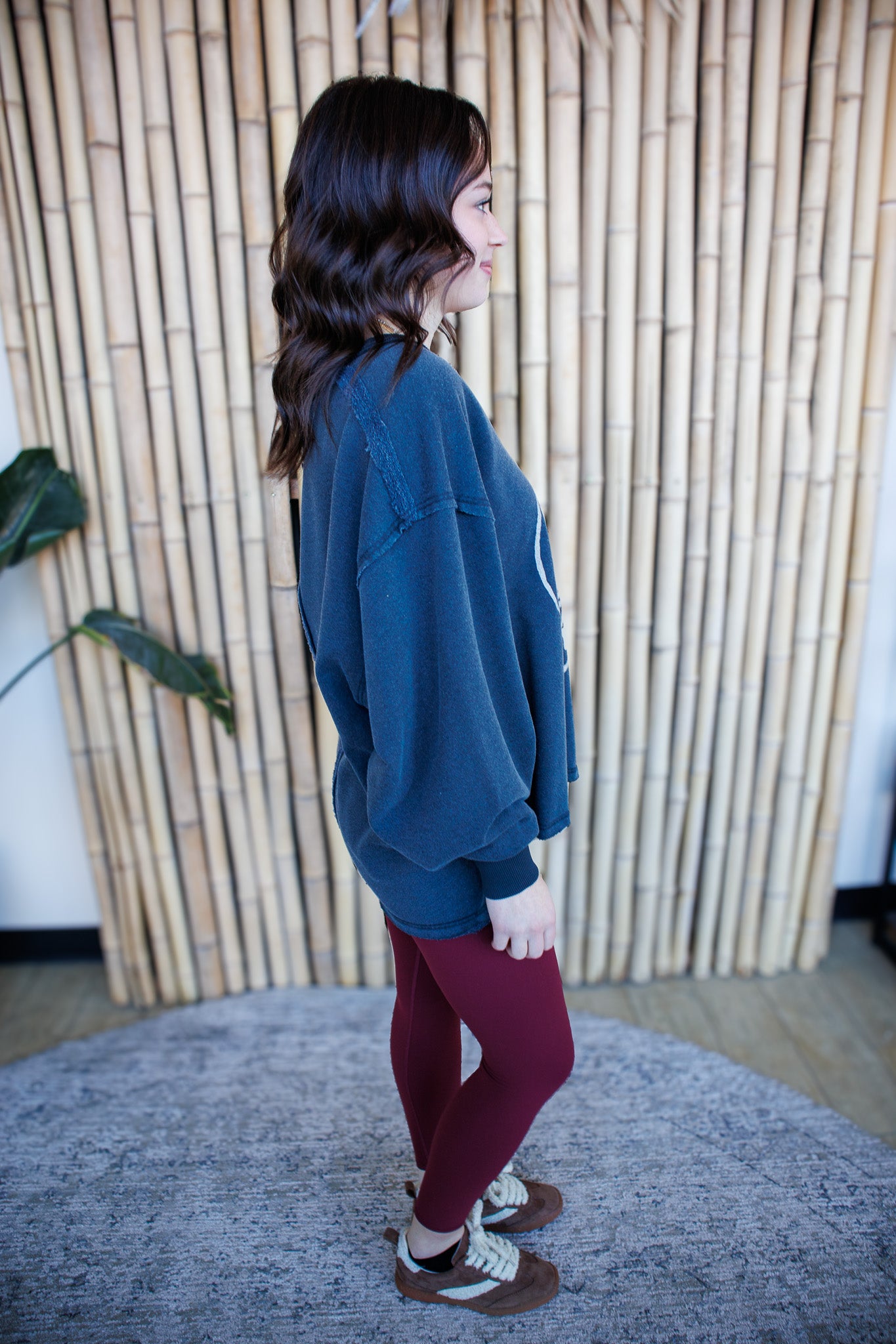 Free People - Venice V-Neck Graphic Sweatshirt - BLACK BIRD COMBO