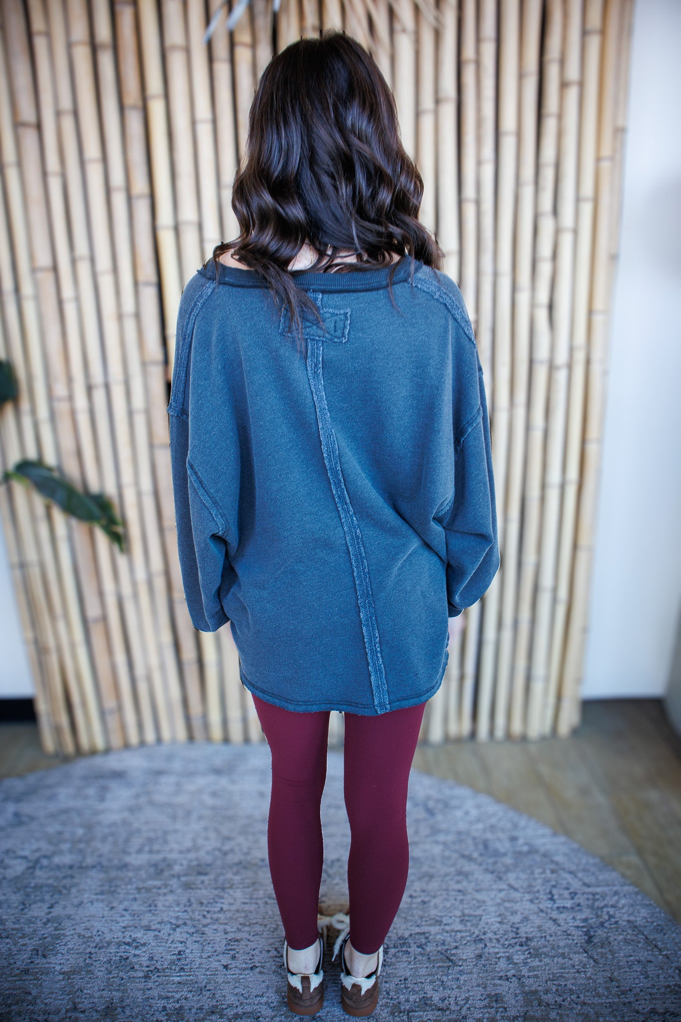 Free People - Venice V-Neck Graphic Sweatshirt - BLACK BIRD COMBO