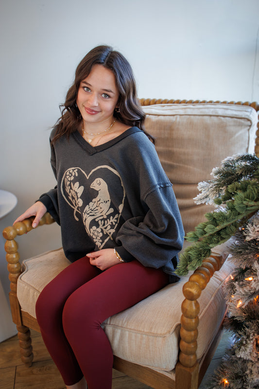 Free People - Venice V-Neck Graphic Sweatshirt - BLACK BIRD COMBO