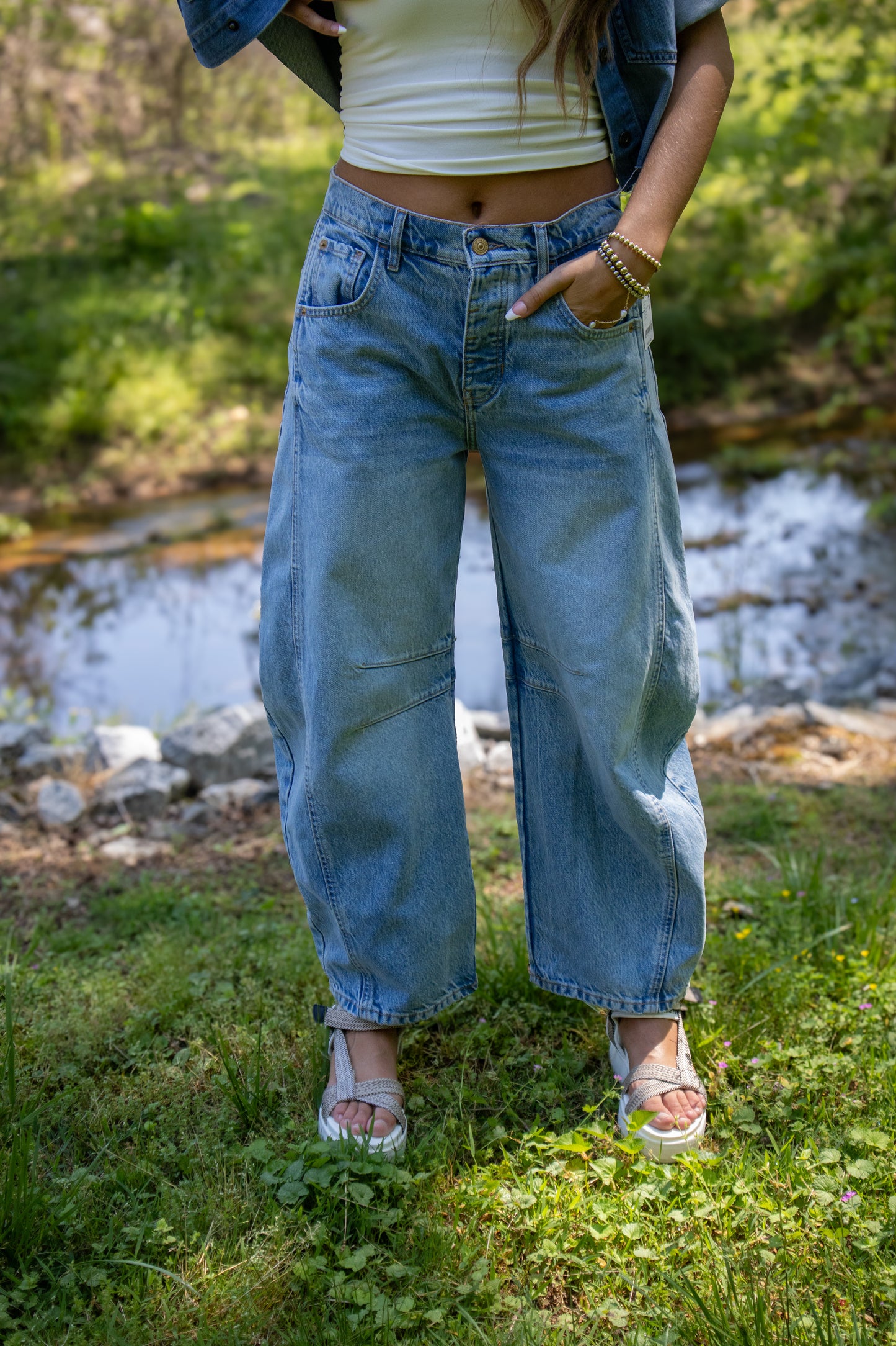 Free People - Good Luck Mid-Rise Barrel Jeans - ULTRA LIGHT BEAM