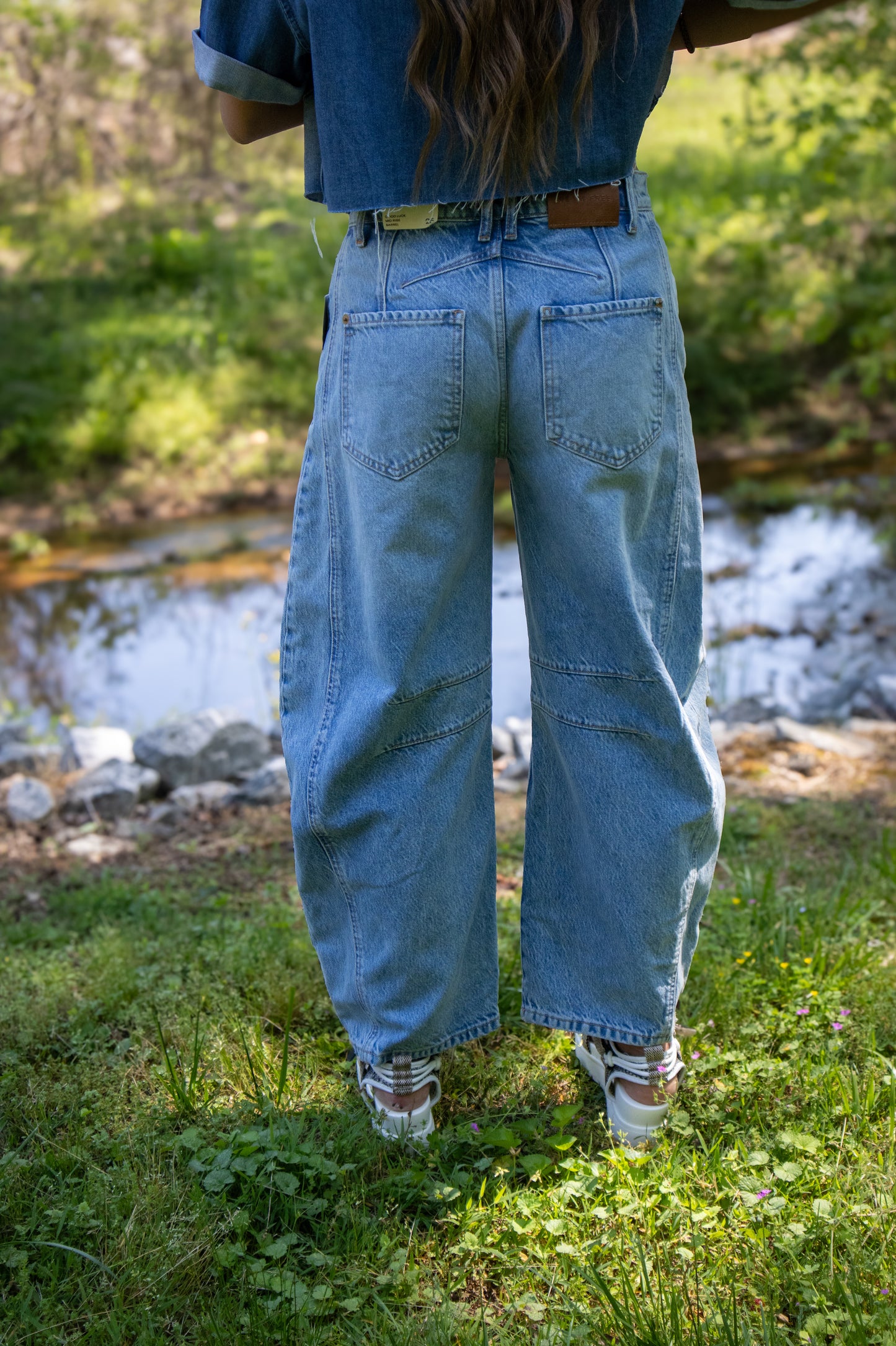 Free People - Good Luck Mid-Rise Barrel Jeans - ULTRA LIGHT BEAM