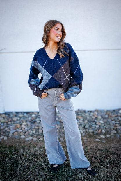 Oxford Argyle V-Neck Knit Sweater - Navy & Brown