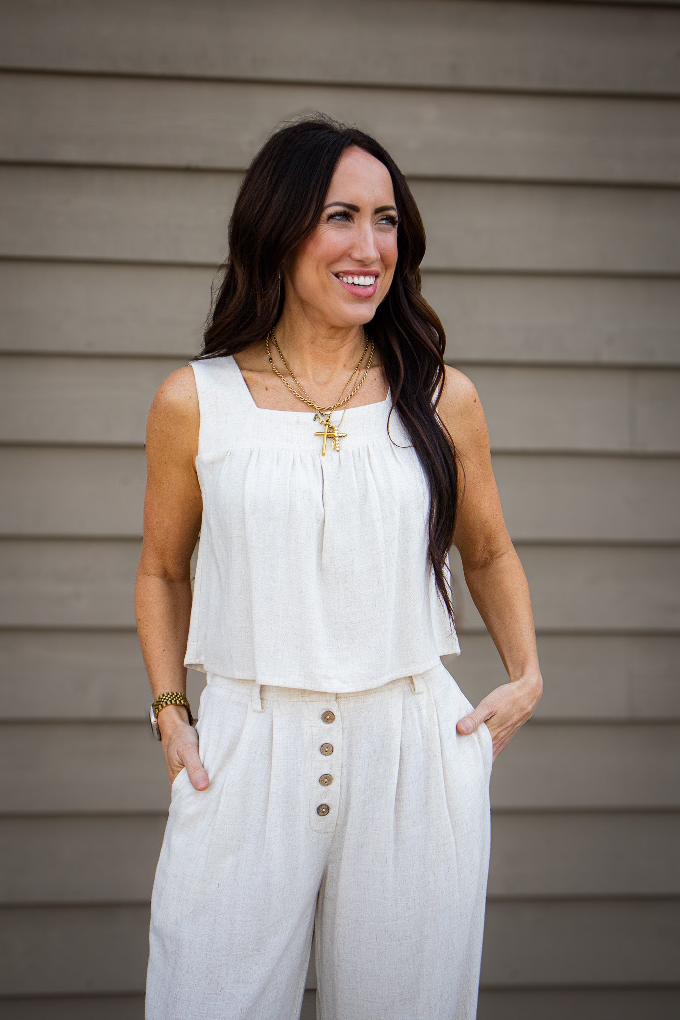 Shop the Linen Sands Flowy Top. A breathable square-neck linen tank designed for effortless style and maximum comfort. Perfect for summer days and travel.