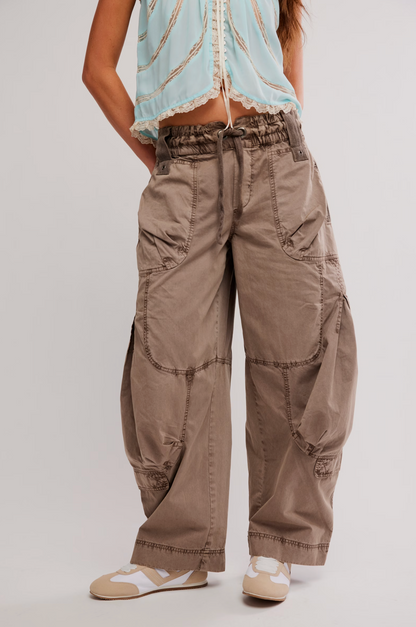 Free People We The Free Onset Cargo Parachute Pants – Dusted Cocoa