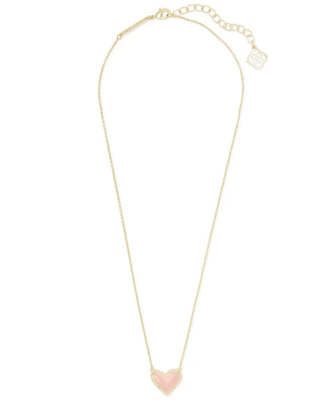 Kendra Scott - Ari Heart Gold Pendant Necklace in Rose Quartz